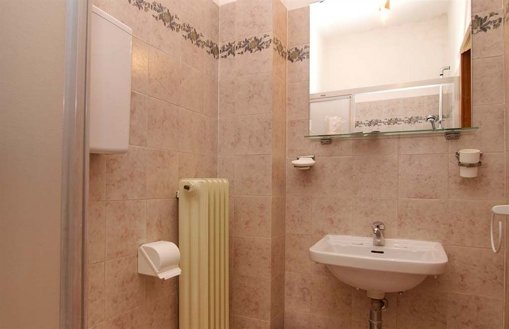 Albergo Garni Orchidea Riva del Garda Dış mekan fotoğraf