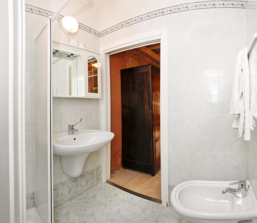 Albergo Garni Orchidea Riva del Garda Oda fotoğraf